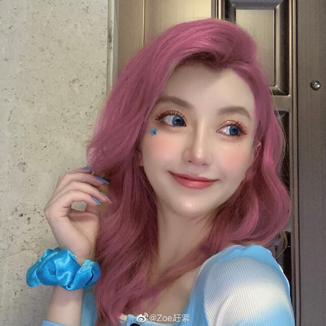 coser@Zoe赶紧在《英雄联盟》化身“星籁歌姬”萨勒芬妮 coser@Zoe赶紧在《英雄联盟》化身“星籁歌姬”萨勒芬妮