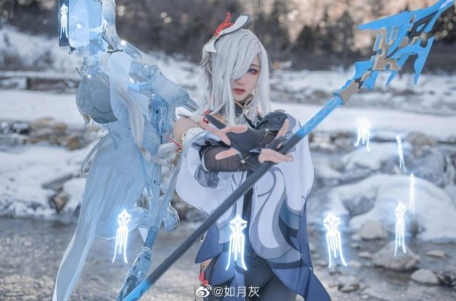 coser@如月灰在《原神》化身申鹤,性感迷人 coser@如月灰在《原神》化身申鹤,性感迷人