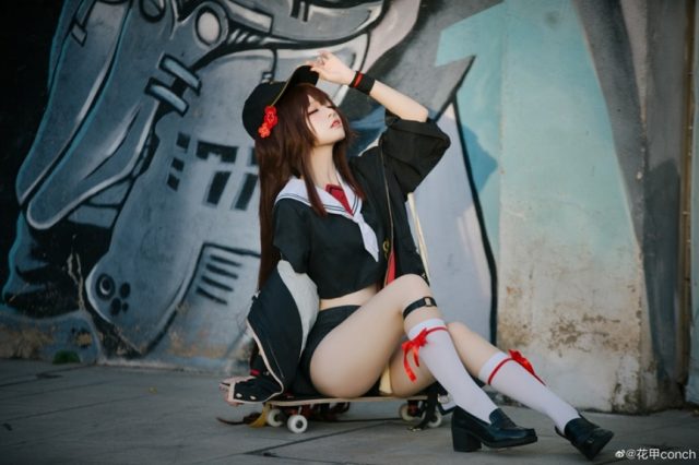 coser@花甲conch在《原神》中化身一个顽皮“胡桃” coser@花甲conch在《原神》中化身一个顽皮“胡桃”