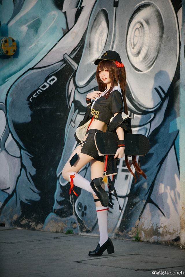 coser@花甲conch在《原神》中化身一个顽皮“胡桃” coser@花甲conch在《原神》中化身一个顽皮“胡桃”