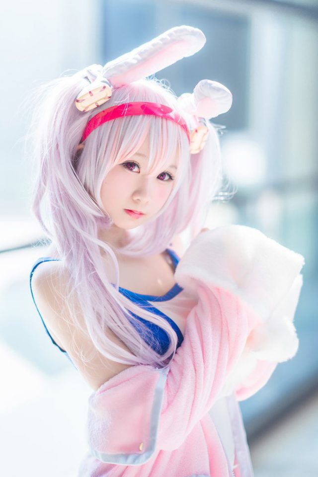 coser@咿淼在《碧蓝航线》化身性感的“萝莉天使”拉菲
