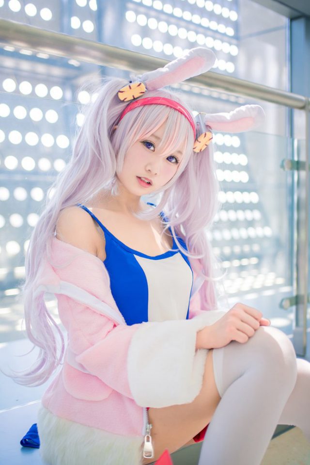 coser@咿淼在《碧蓝航线》化身性感的“萝莉天使”拉菲