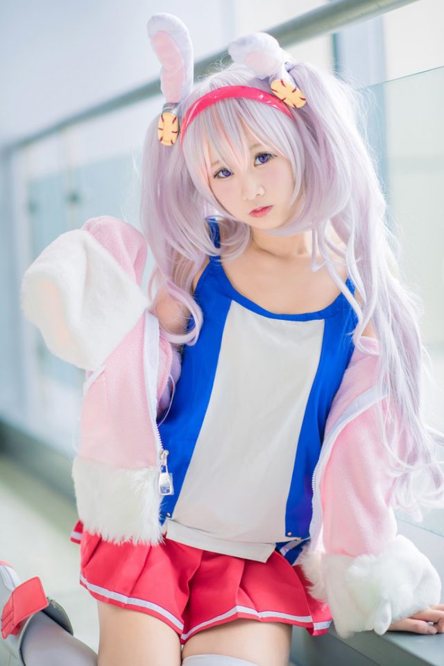 coser@咿淼在《碧蓝航线》化身性感的“萝莉天使”拉菲