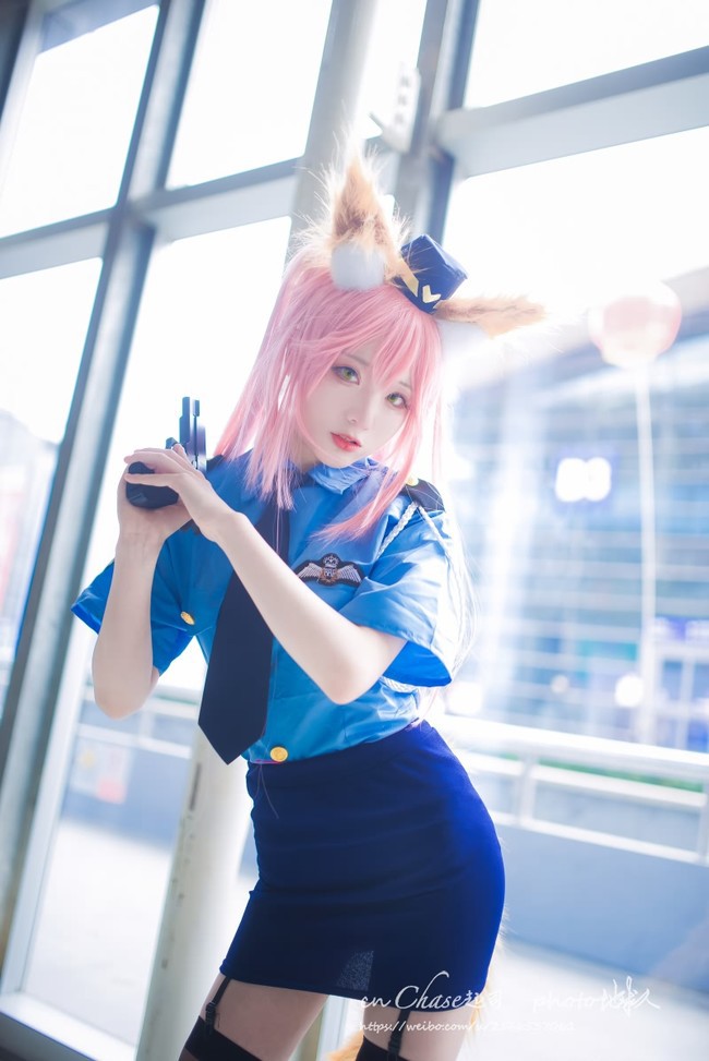 coser@chase起司在《Fate/Grand Order》中化身“女警版”玉藻前 coser@chase起司在《Fate/Grand Order》中化身“女警版”玉藻前
