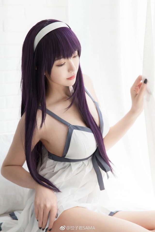 coser@饺子君SAMA在《路人女主的养成方法》中化身霞丘诗羽