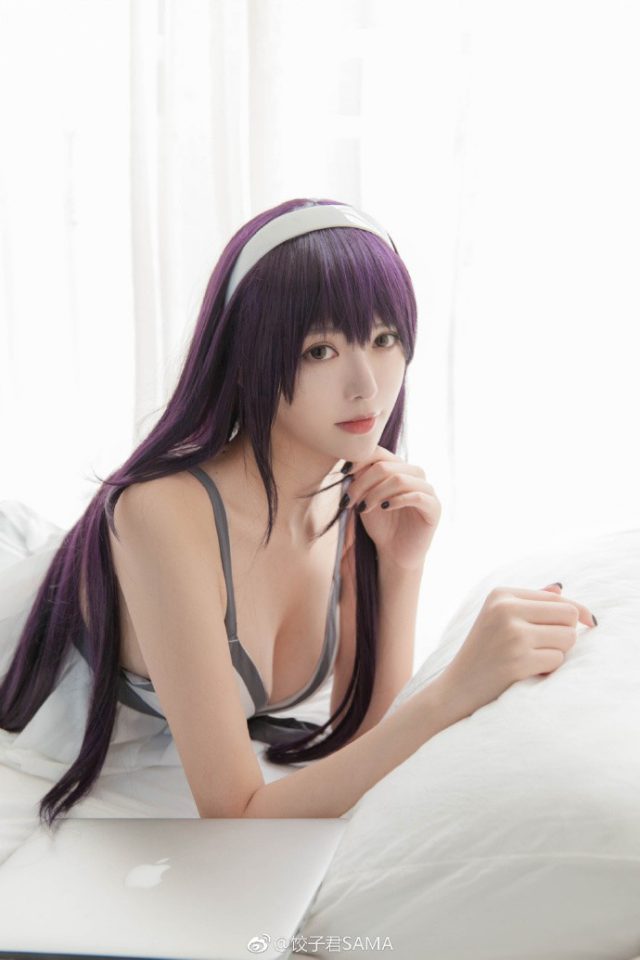 coser@饺子君SAMA在《路人女主的养成方法》中化身霞丘诗羽