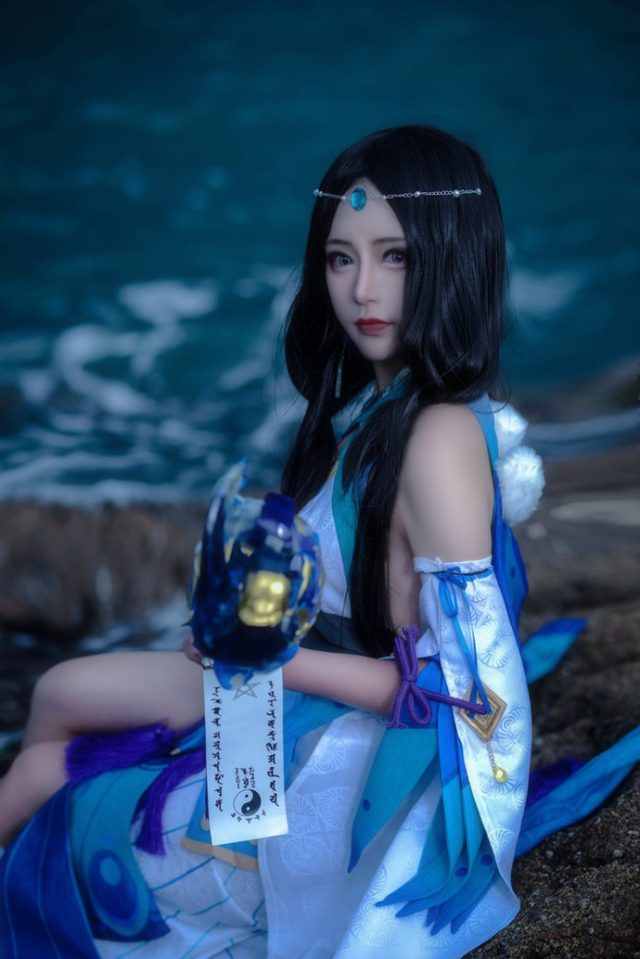 coser@_Azusaa_在《阴阳师》化身美丽的“占卜师”八百比丘尼 coser@_Azusaa_在《阴阳师》化身美丽的“占卜师”八百比丘尼