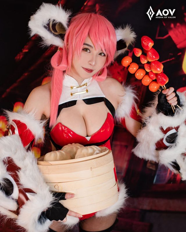 coser@喵少Athena在《传说对决》中化身“烟花少女”齐