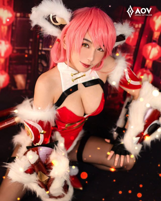 coser@喵少Athena在《传说对决》中化身“烟花少女”齐