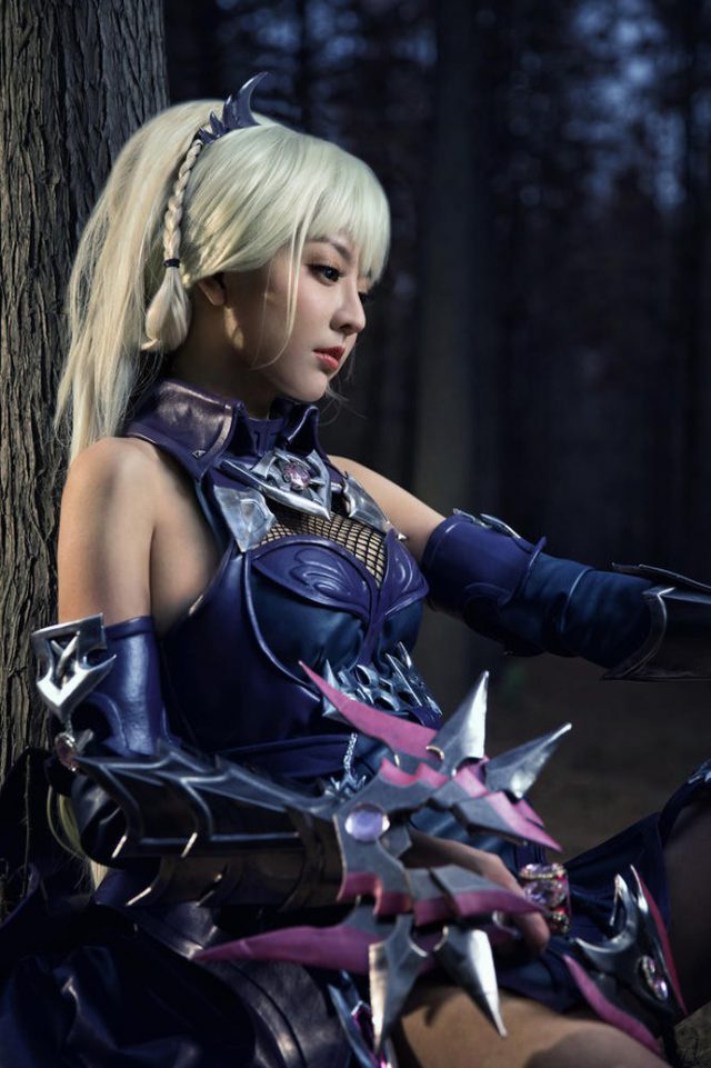 coser@cindy在游戏《洛奇》中化身英姿飒爽的“链刃师 ” coser@cindy在游戏《洛奇》中化身英姿飒爽的“链刃师 ”