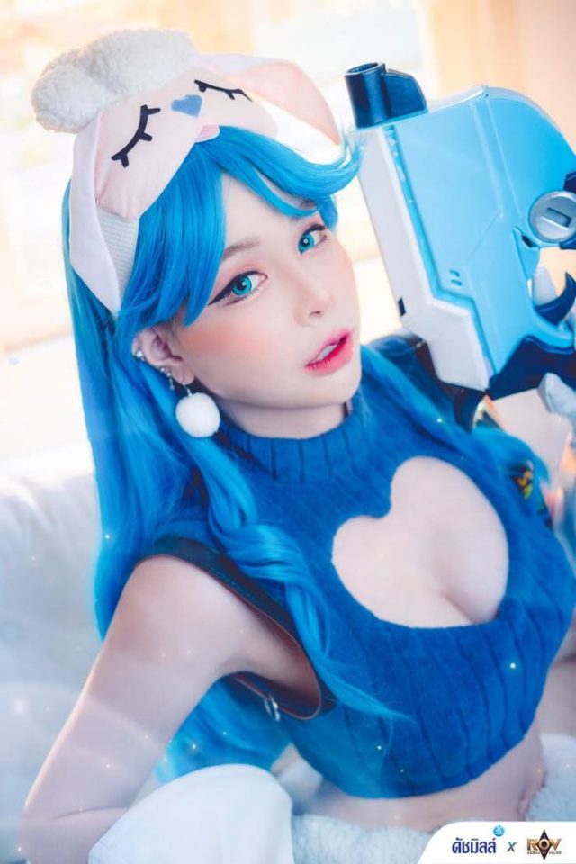 泰国女coser@pang3pong在《传说对决》中化身“甜梦时光”希露卡