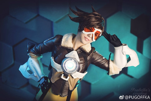 coser@PUGOFFKA在《守望先锋》化身迷人的“猎空者”Tracer coser@PUGOFFKA在《守望先锋》化身迷人的“猎空者”Tracer