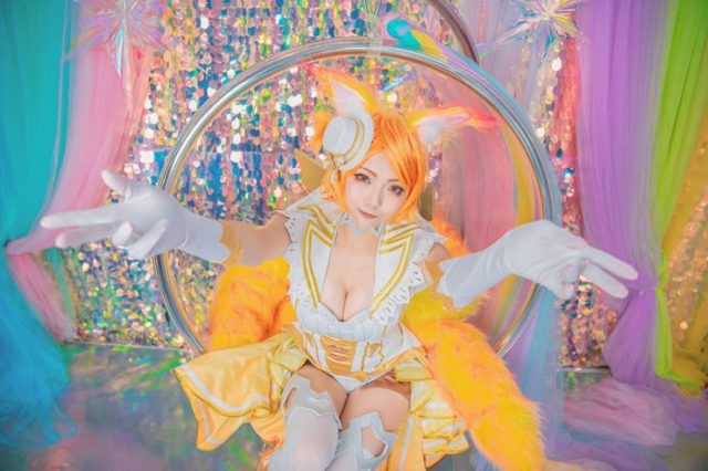 台湾coser@蕾菈Laira化身《传说对决》中的“九尾狐”莉莉安Liliana