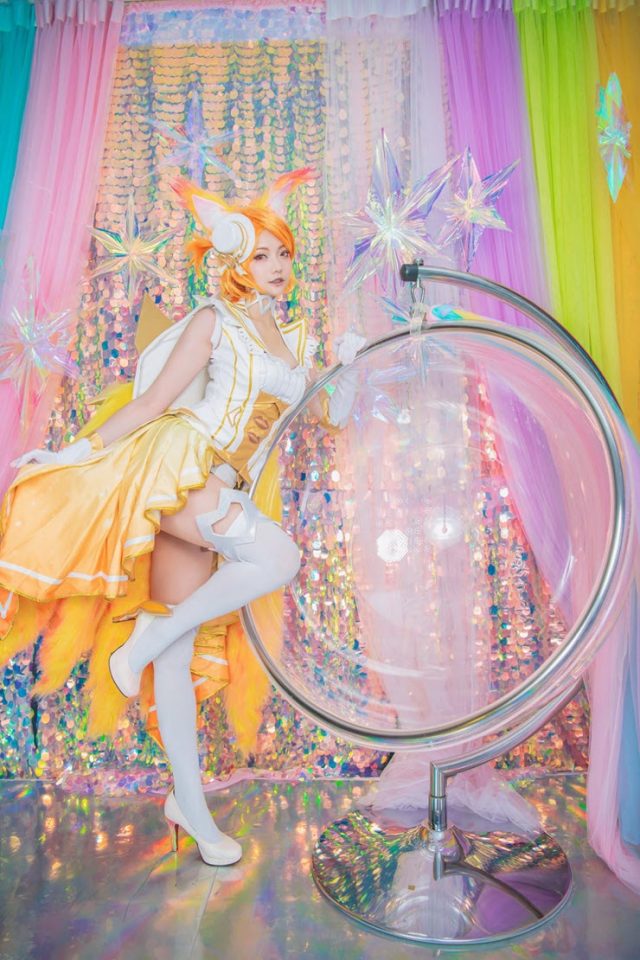 台湾coser@蕾菈Laira化身《传说对决》中的“九尾狐”莉莉安Liliana