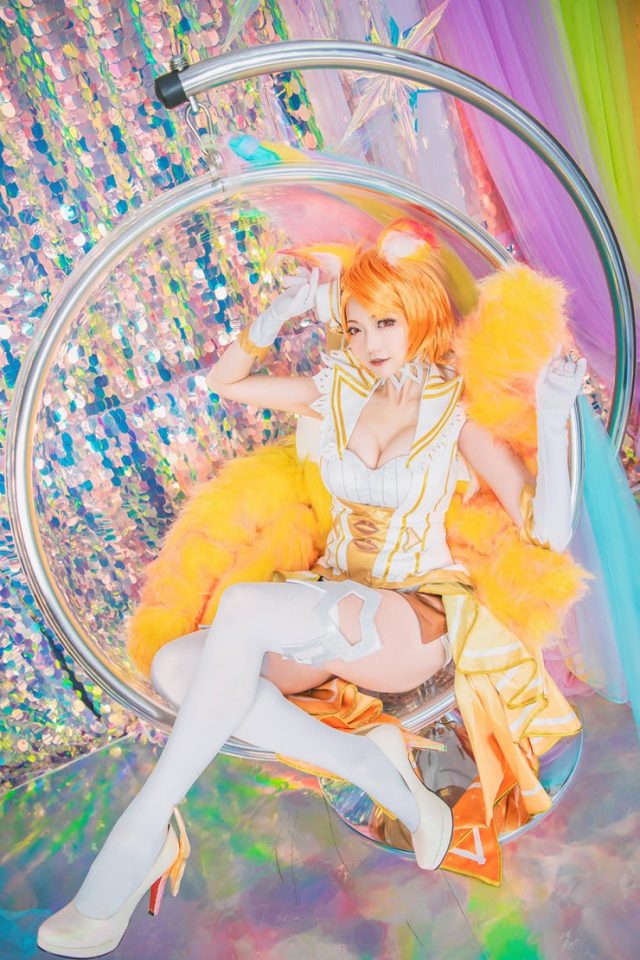 台湾coser@蕾菈Laira化身《传说对决》中的“九尾狐”莉莉安Liliana