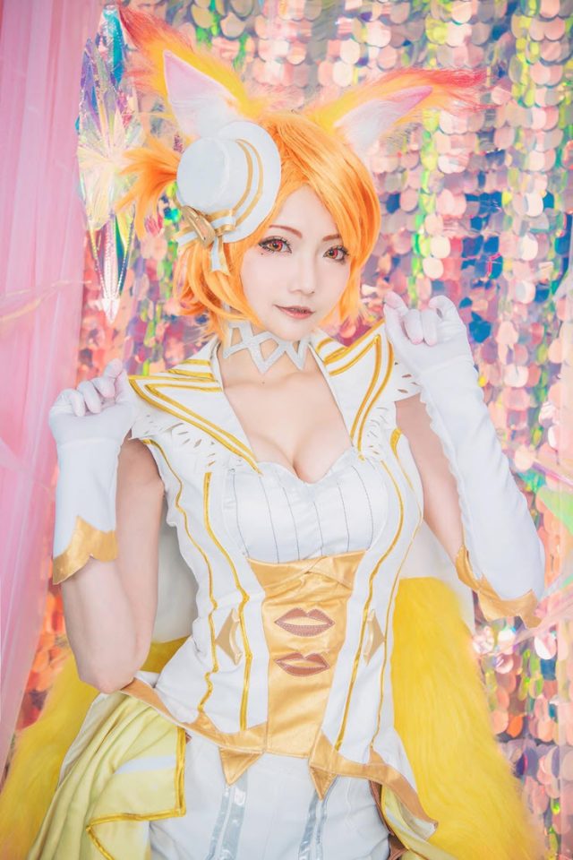 台湾coser@蕾菈Laira化身《传说对决》中的“九尾狐”莉莉安Liliana