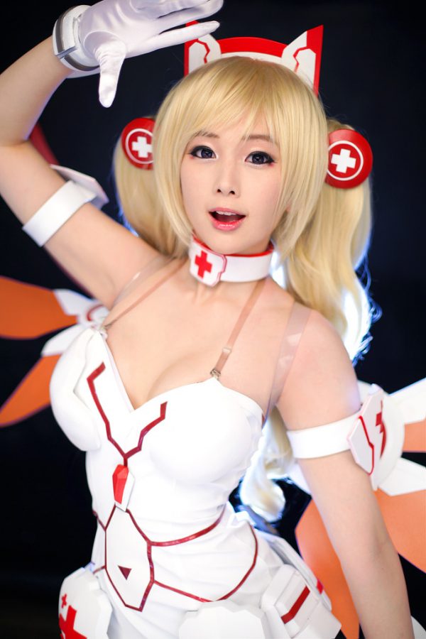 coser@Doremi化身游戏《Lost Saga》中的机器人护士“R-Cyber Medic” coser@Doremi化身游戏《Lost Saga》中的机器人护士“R-Cyber Medic”