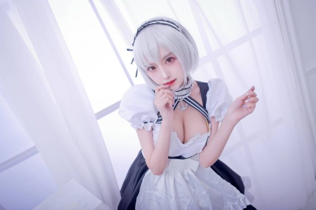 coser@Shika小鹿鹿在游戏《碧蓝航线》化身迷人的“女仆”天狼星