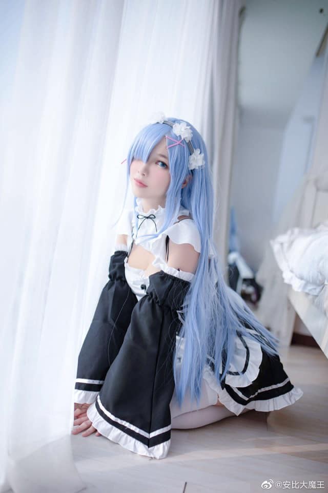 coser@安比大魔王化身《Re:从零开始的异世界生活》中的“女仆”蕾姆 coser@安比大魔王化身《Re:从零开始的异世界生活》中的“女仆”蕾姆