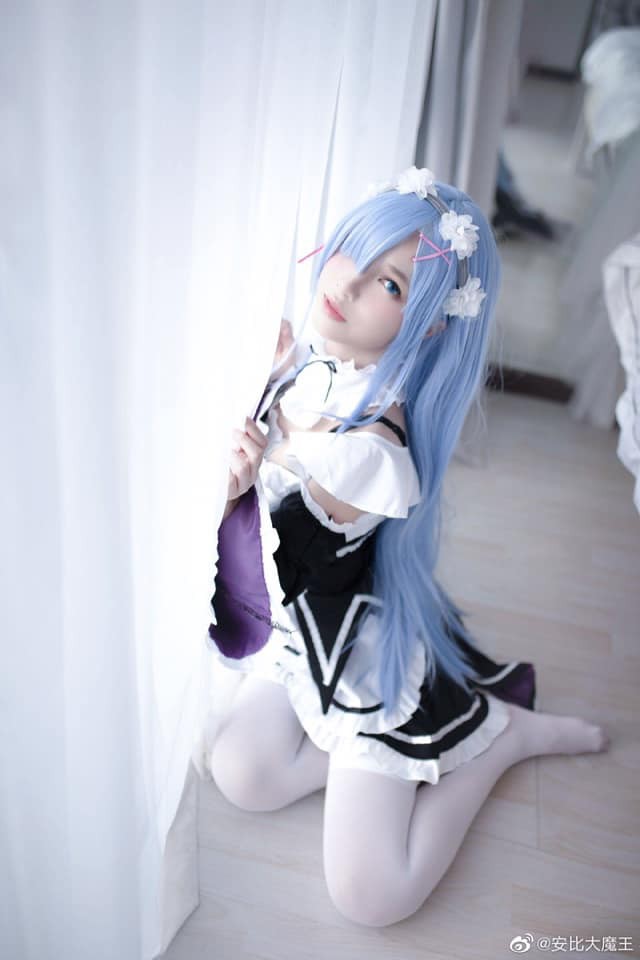 coser@安比大魔王化身《Re:从零开始的异世界生活》中的“女仆”蕾姆 coser@安比大魔王化身《Re:从零开始的异世界生活》中的“女仆”蕾姆