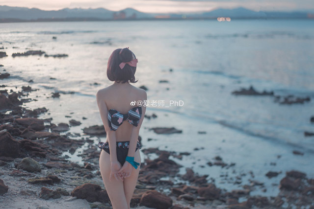 性感浮世绘美女：爱老师_PhD的“比基尼版”葛饰北斋cosplay