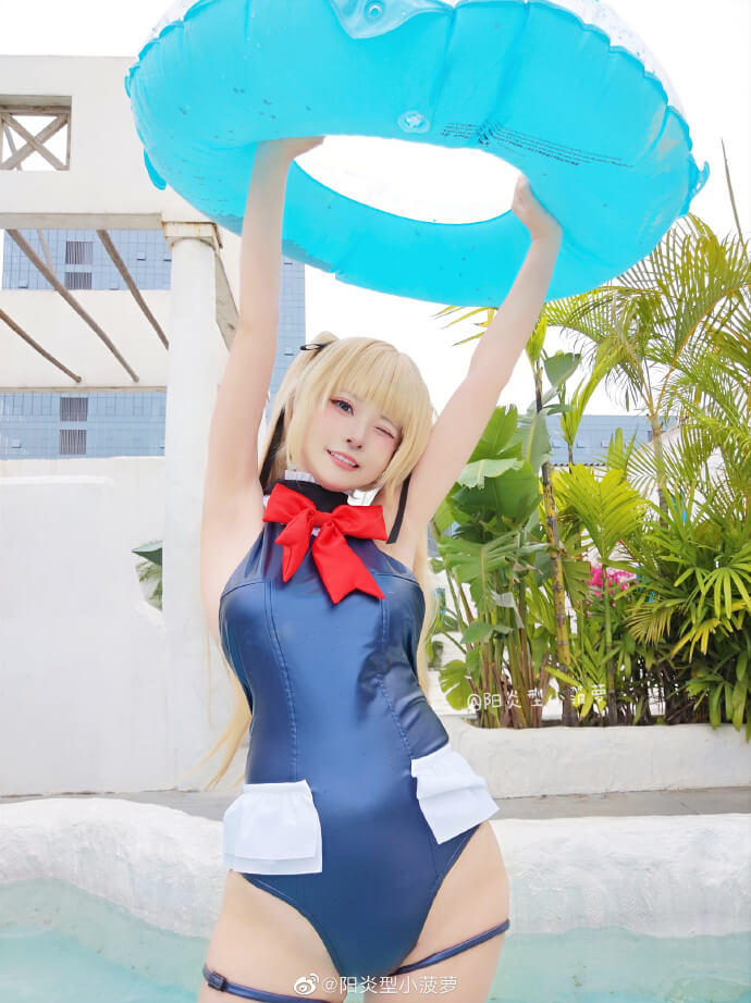 玛莉萝丝的水着cosplay，阳炎型小菠萝展现可爱迷人的夏日气息