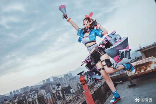 coser@镜酱化身《碧蓝航线》的“Kizuna Ai”绊爱，展现可爱萌萌的魅力