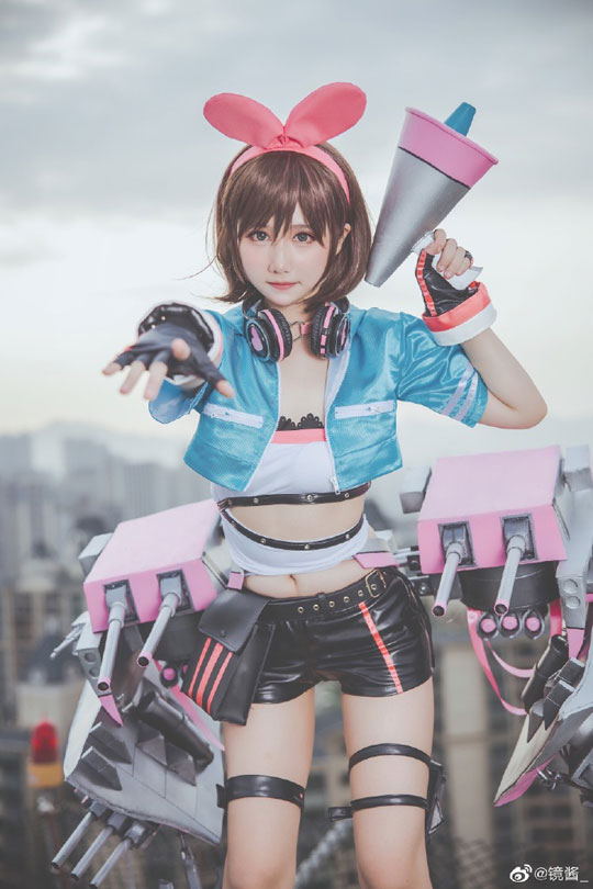 coser@镜酱化身《碧蓝航线》的“Kizuna Ai”绊爱，展现可爱萌萌的魅力