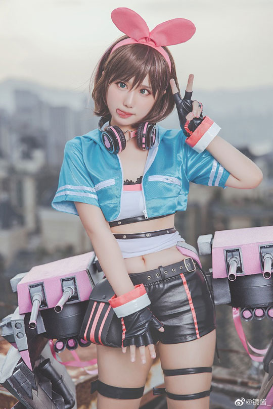 coser@镜酱化身《碧蓝航线》的“Kizuna Ai”绊爱，展现可爱萌萌的魅力