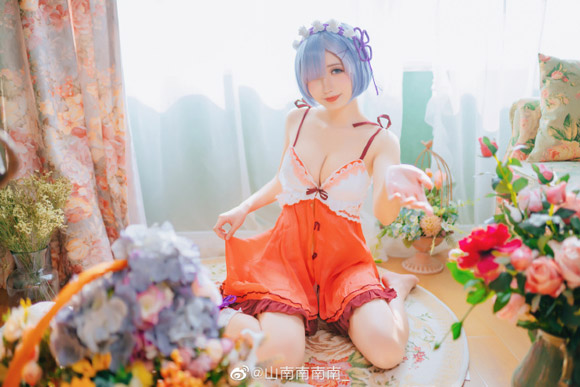 山南南南南的“睡衣版”蕾姆cosplay,将可爱迷人的角色带到眼前 山南南南南的“睡衣版”蕾姆cosplay,将可爱迷人的角色带到眼前