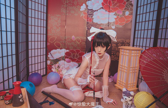 奶文文cos碧蓝航线的高雄·獒,华丽迷人的完美还原 奶文文cos碧蓝航线的高雄·獒,华丽迷人的完美还原