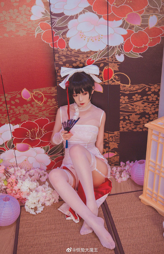 奶文文cos碧蓝航线的高雄·獒,华丽迷人的完美还原 奶文文cos碧蓝航线的高雄·獒,华丽迷人的完美还原