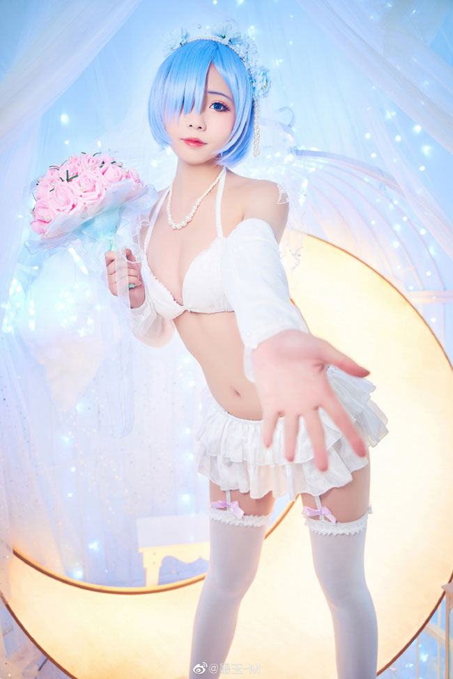 墨玉-M cos“花嫁版”雷姆,演绎角色的性感与可爱 墨玉-M cos“花嫁版”雷姆,演绎角色的性感与可爱