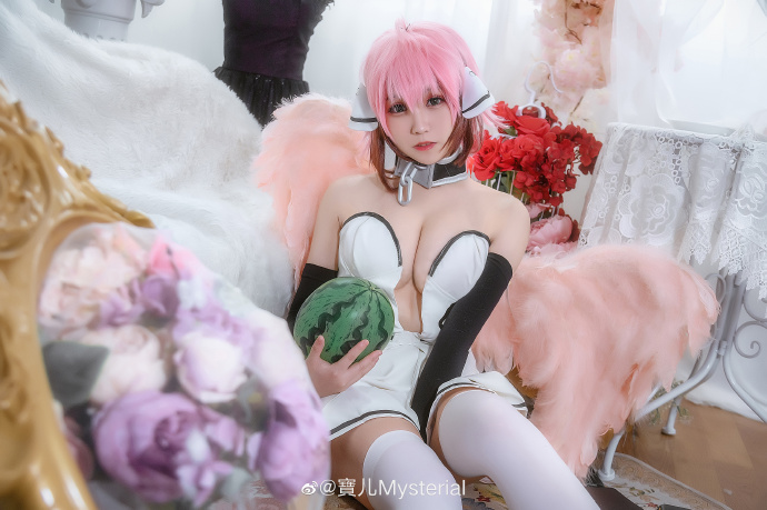 寶儿Mysterial cos《天降之物》的伊卡洛斯,性感迷人的天使降临 寶儿Mysterial cos《天降之物》的伊卡洛斯,性感迷人的天使降临