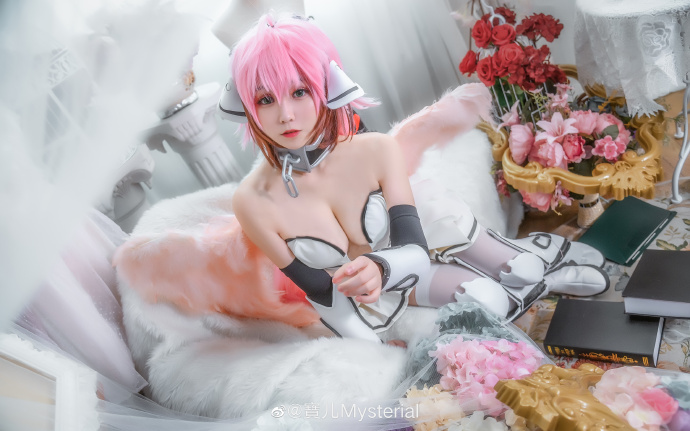 寶儿Mysterial cos《天降之物》的伊卡洛斯,性感迷人的天使降临 寶儿Mysterial cos《天降之物》的伊卡洛斯,性感迷人的天使降临