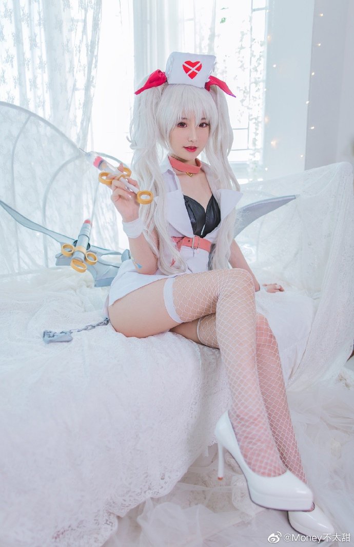 Money不太甜cos《碧蓝航线》吸血鬼,展现御姐的魅力诱惑 Money不太甜cos《碧蓝航线》吸血鬼,展现御姐的魅力诱惑