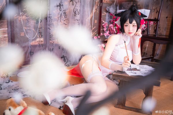 小幻仔cos《碧蓝航线》高雄獒,展现旗袍魅影的诱惑 小幻仔cos《碧蓝航线》高雄獒,展现旗袍魅影的诱惑