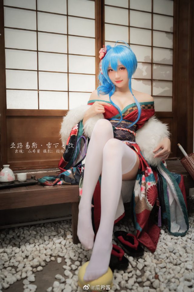 瓜希酱cos《碧蓝航线》圣路易斯,展现“雪下之饮”的漂亮与迷人 瓜希酱cos《碧蓝航线》圣路易斯,展现“雪下之饮”的漂亮与迷人