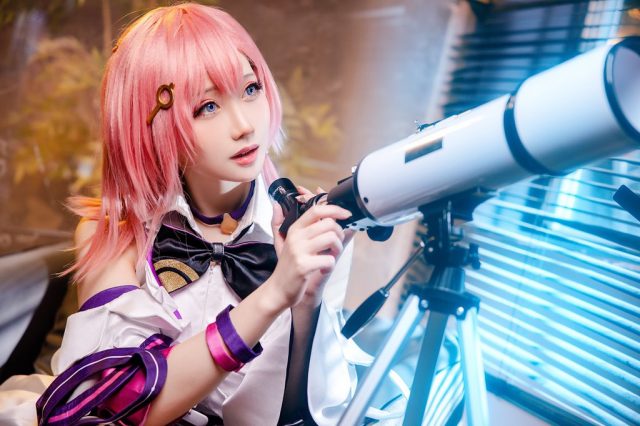 焖焖碳cos《崩坏：星穹铁道》艾丝妲，星空才子的绝妙展现