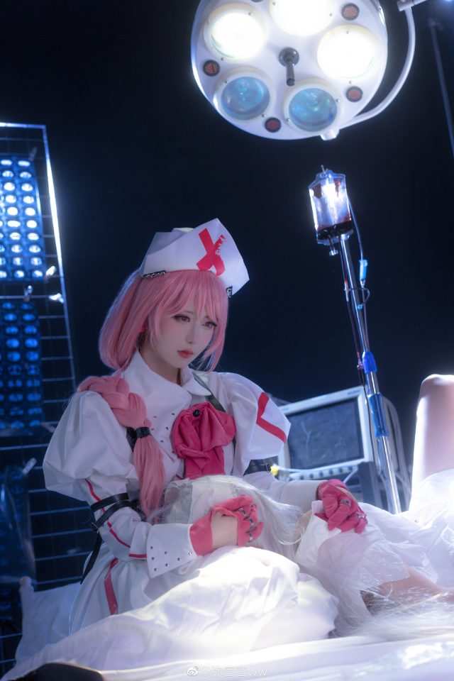 弥音音ww cos安妮护士,带你闯入《无期迷途》的神秘世界! 弥音音ww cos安妮护士,带你闯入《无期迷途》的神秘世界!