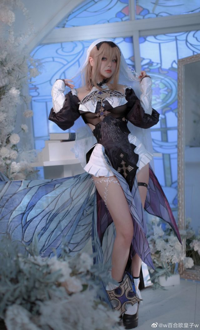 闪耀修女，探寻崩坏之美：w百合欧皇子w cos《崩坏3》阿波尼亚