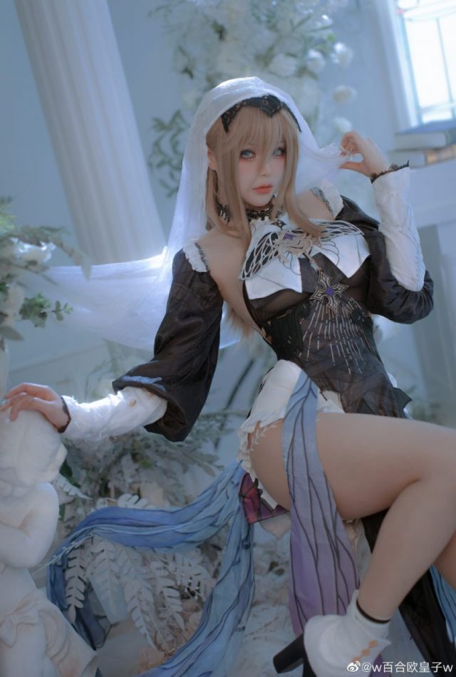 闪耀修女，探寻崩坏之美：w百合欧皇子w cos《崩坏3》阿波尼亚