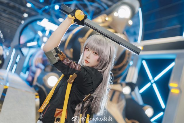 Momoko葵葵cos《崩坏:星穹铁道》开拓者·星,星辰闪耀英姿飒爽 Momoko葵葵cos《崩坏:星穹铁道》开拓者·星,星辰闪耀英姿飒爽