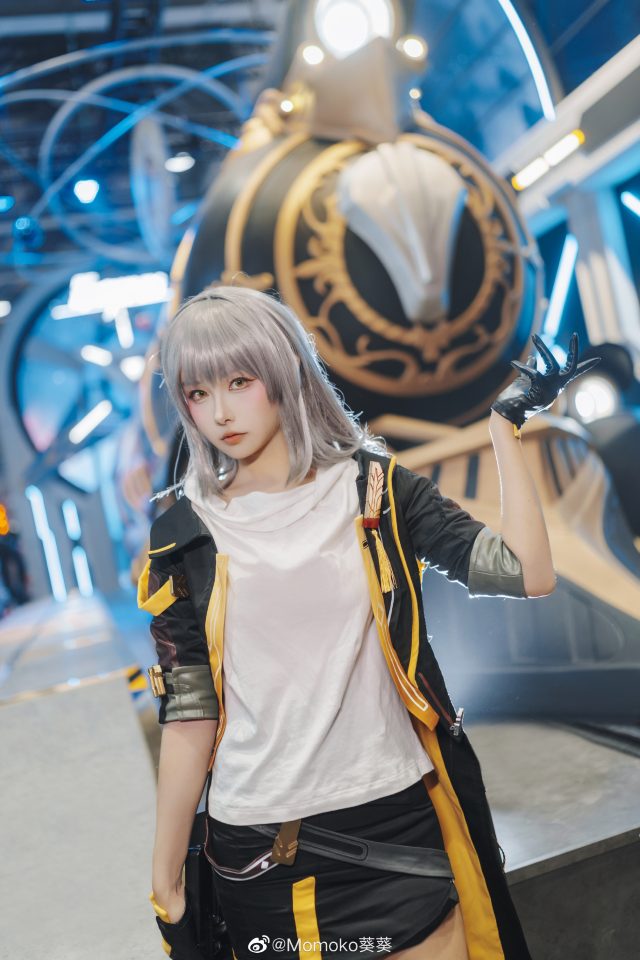 Momoko葵葵cos《崩坏:星穹铁道》开拓者·星,星辰闪耀英姿飒爽 Momoko葵葵cos《崩坏:星穹铁道》开拓者·星,星辰闪耀英姿飒爽