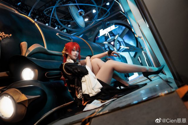 Cien恩恩cos《崩坏：星穹铁道》姬子，才华与魅力再次闪耀舞台