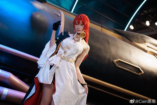 Cien恩恩cos《崩坏：星穹铁道》姬子，才华与魅力再次闪耀舞台