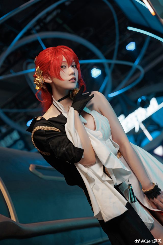 Cien恩恩cos《崩坏：星穹铁道》姬子，才华与魅力再次闪耀舞台