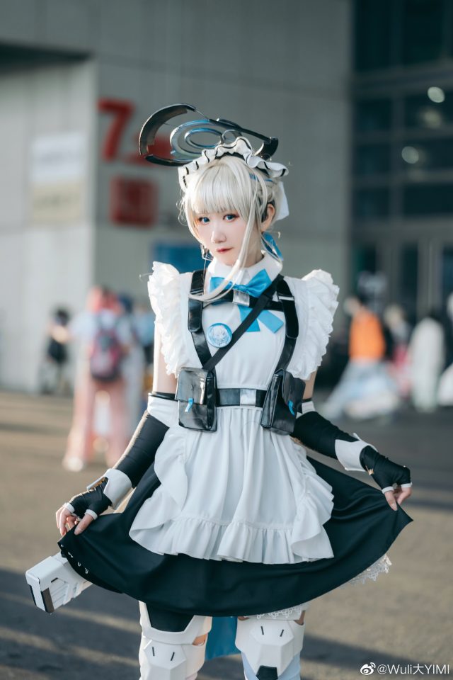 Wuli大YIMI cos《蔚蓝档案》飞鸟马时，娇柔可爱亮相"COMICUP 29"