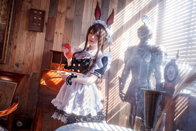 [明日方舟]樱岛嗷一cos阿米娅，性感迷人的“女仆”领袖