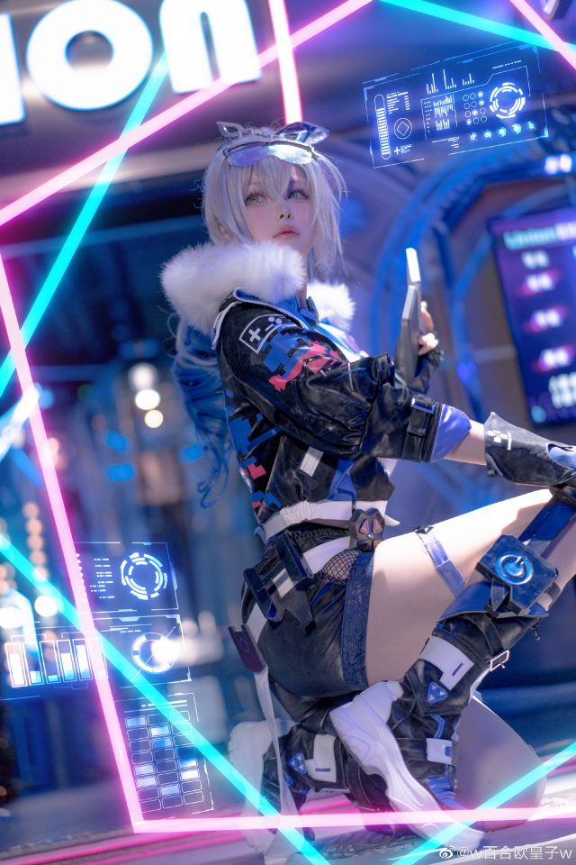 [崩坏：星穹铁道]w百合欧皇子w cos银狼，帅气黑客的迷人魅力